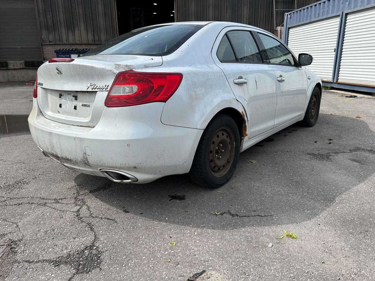 2011 Suzuki Kizashi SE 4dr All-wheel Drive Sedan CVT Photo