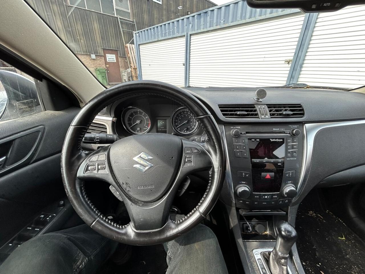2011 Suzuki Kizashi SE 4dr All-wheel Drive Sedan CVT Photo