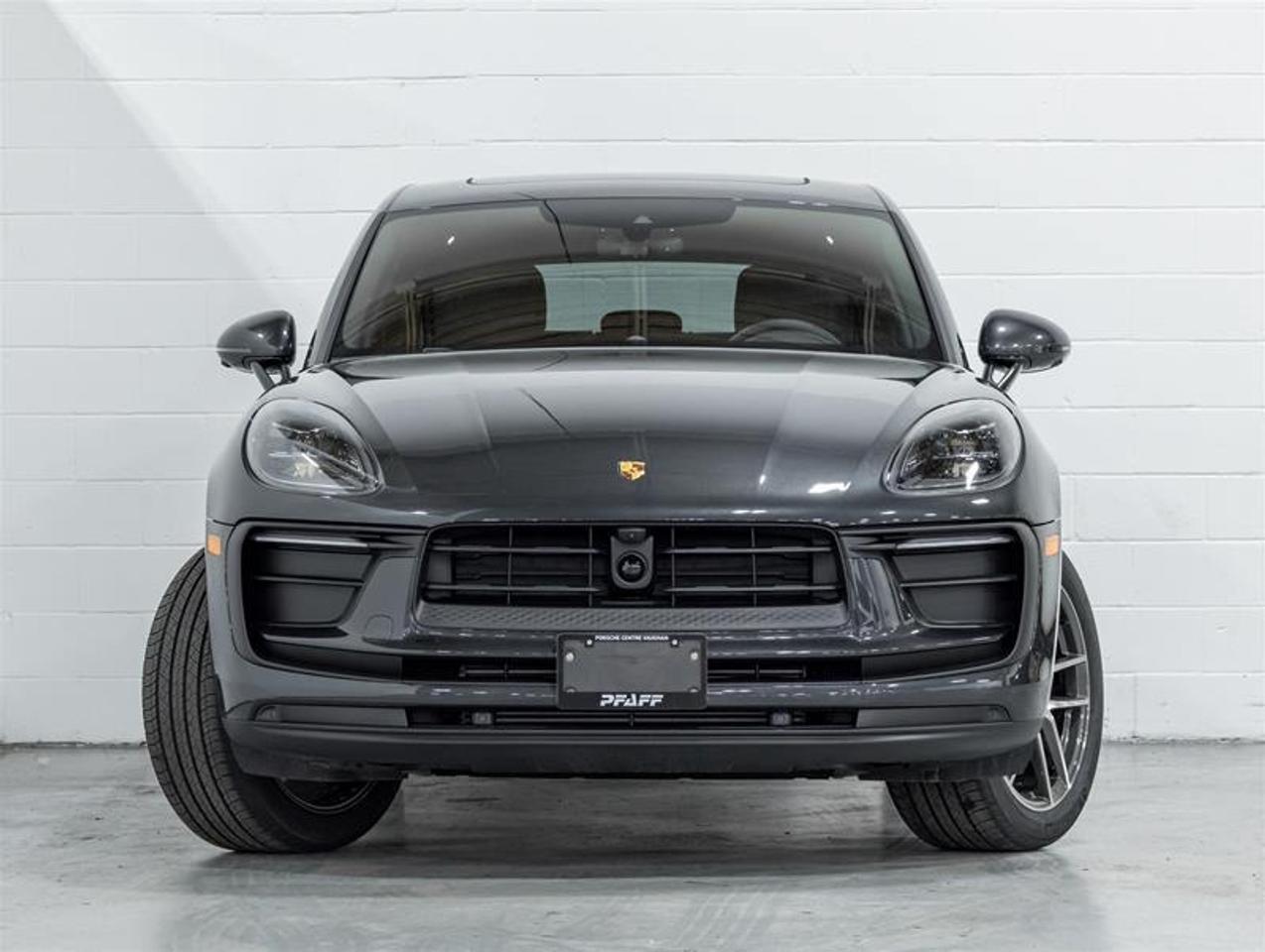 2026 Porsche Macan  Photo