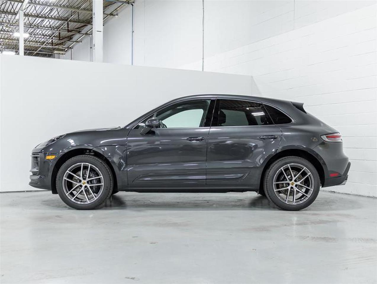 2026 Porsche Macan  Photo2