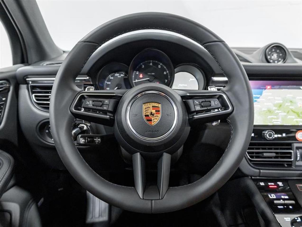 2026 Porsche Macan  Photo