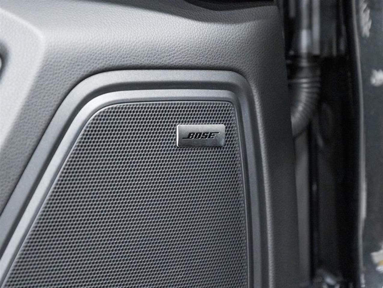 2026 Porsche Macan  Photo