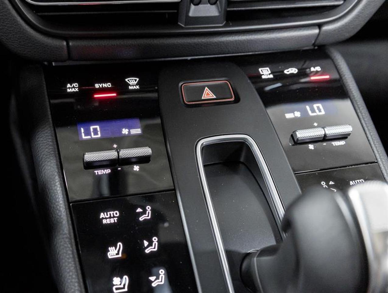2026 Porsche Macan  Photo