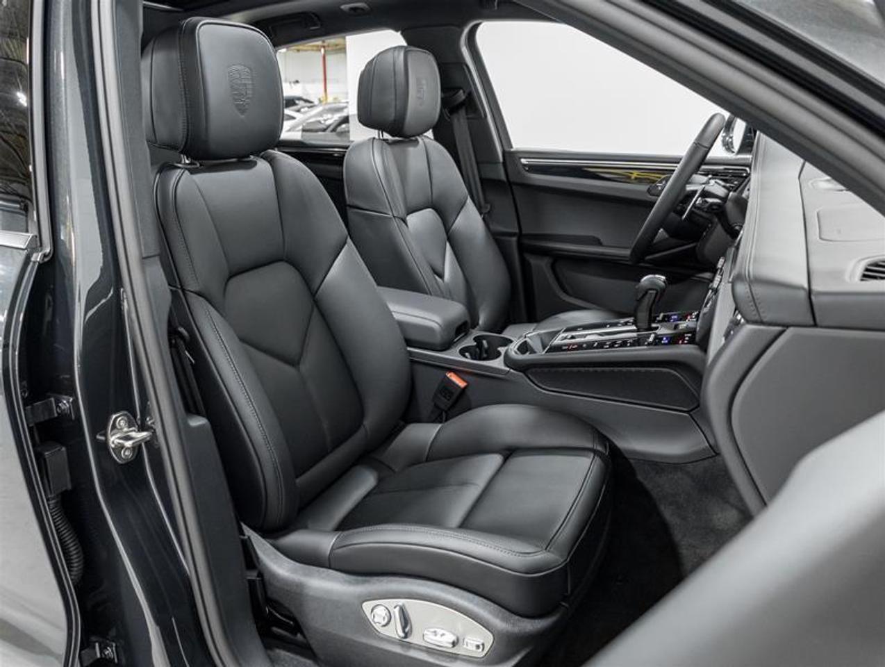 2026 Porsche Macan  Photo