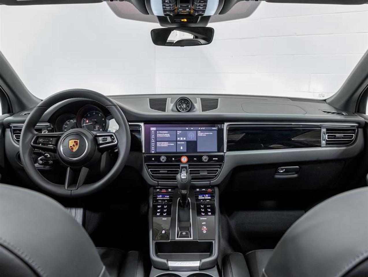 2026 Porsche Macan  Photo
