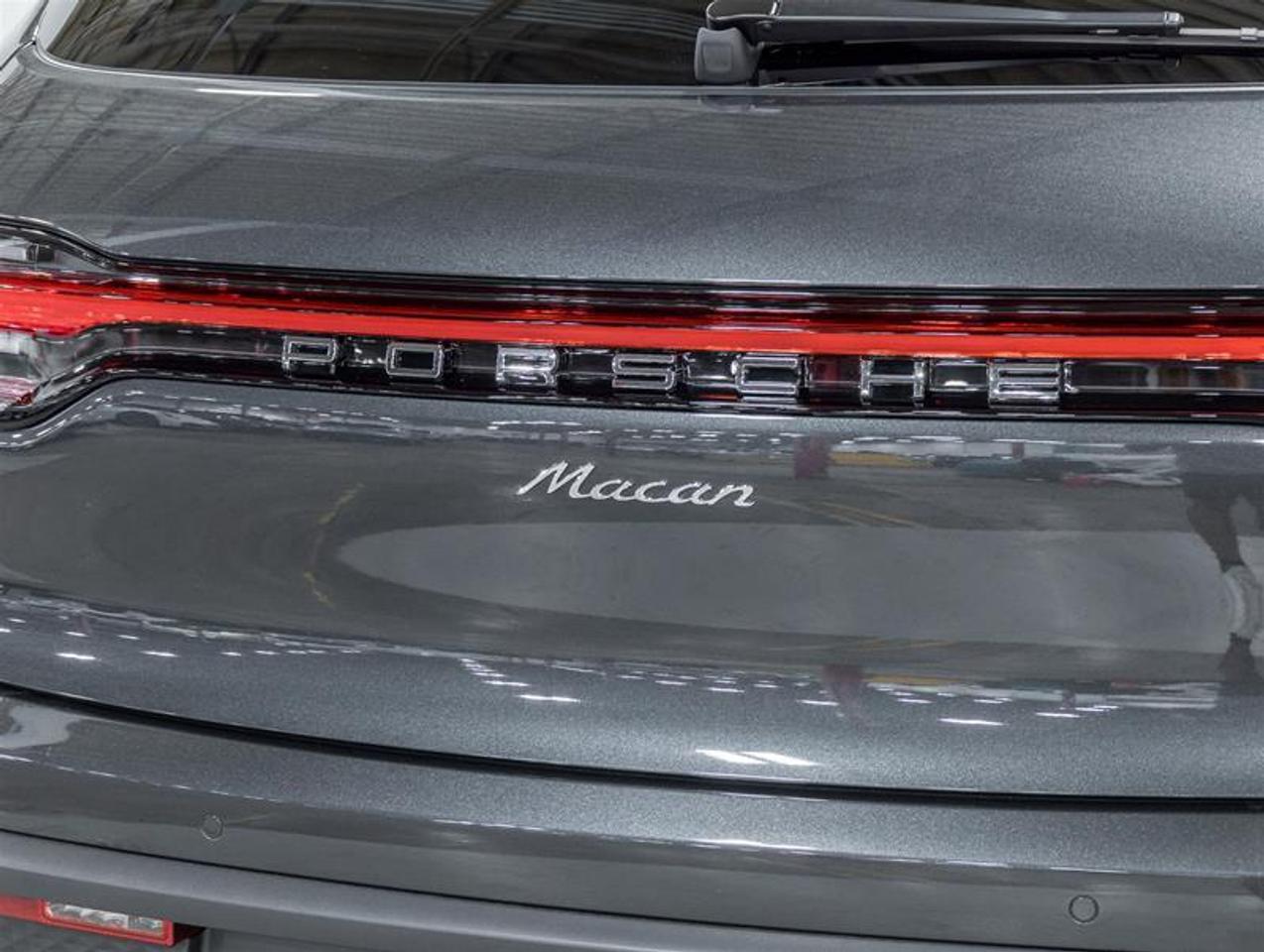 2026 Porsche Macan  Photo