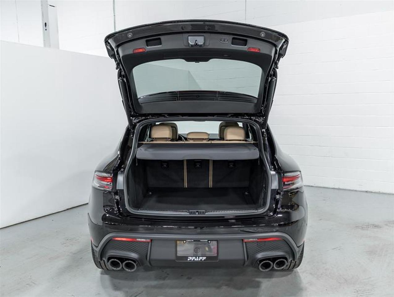 2026 Porsche Macan  Photo
