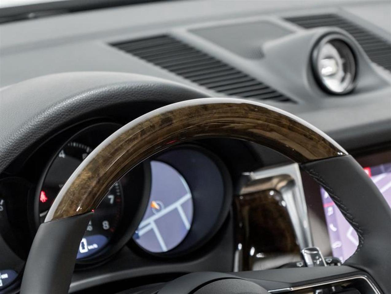 2026 Porsche Macan  Photo