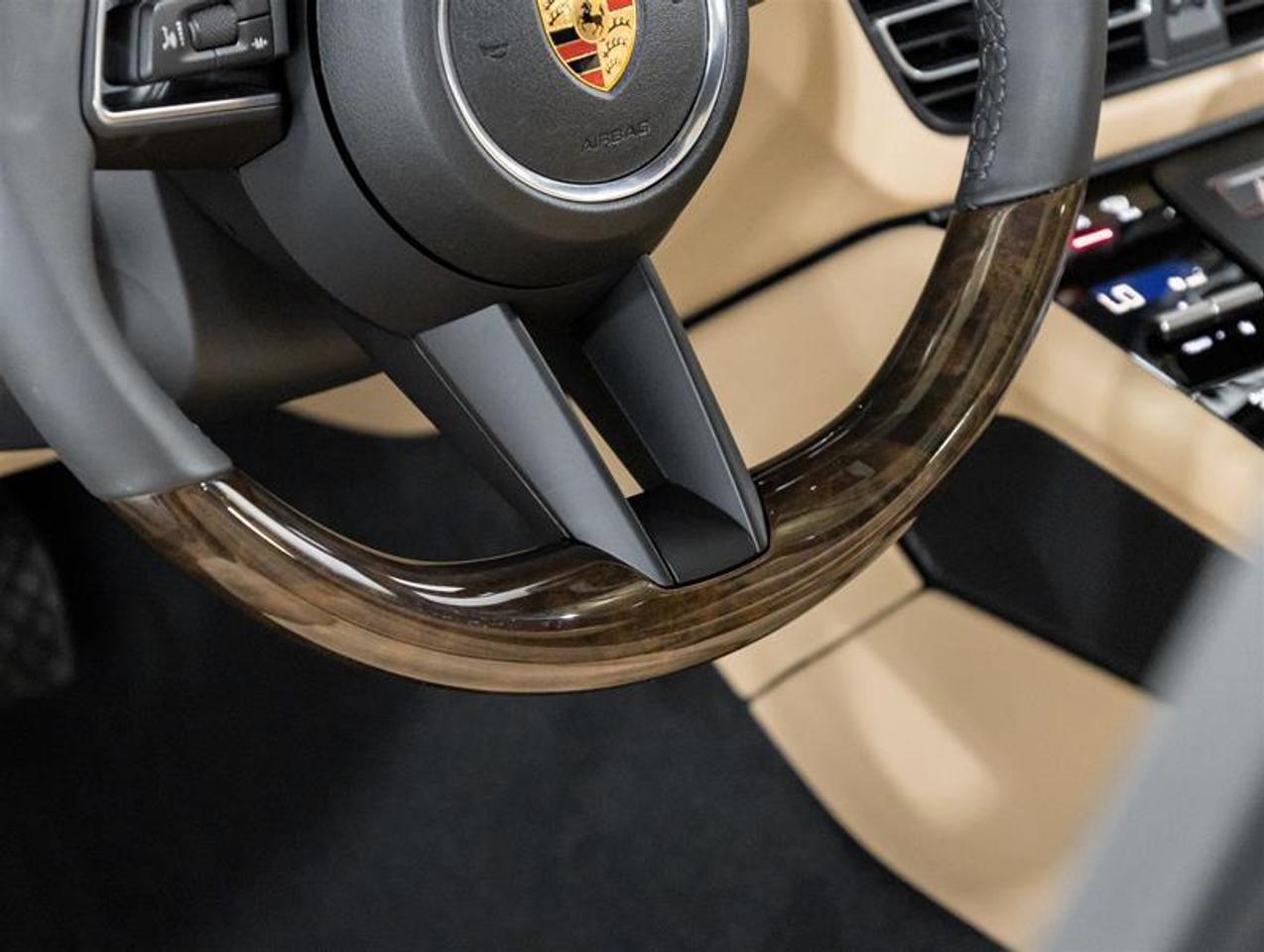 2026 Porsche Macan  Photo