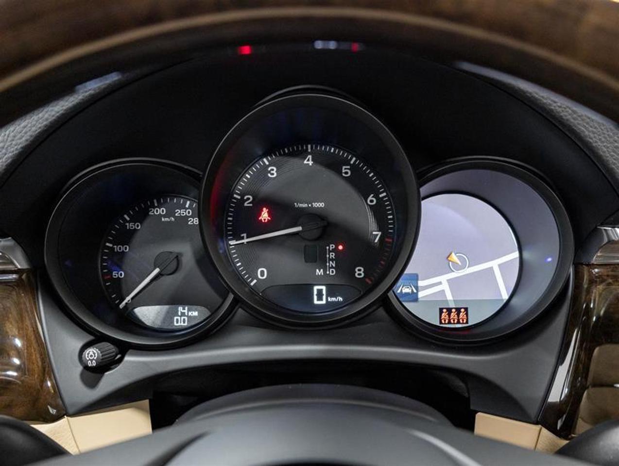 2026 Porsche Macan  Photo