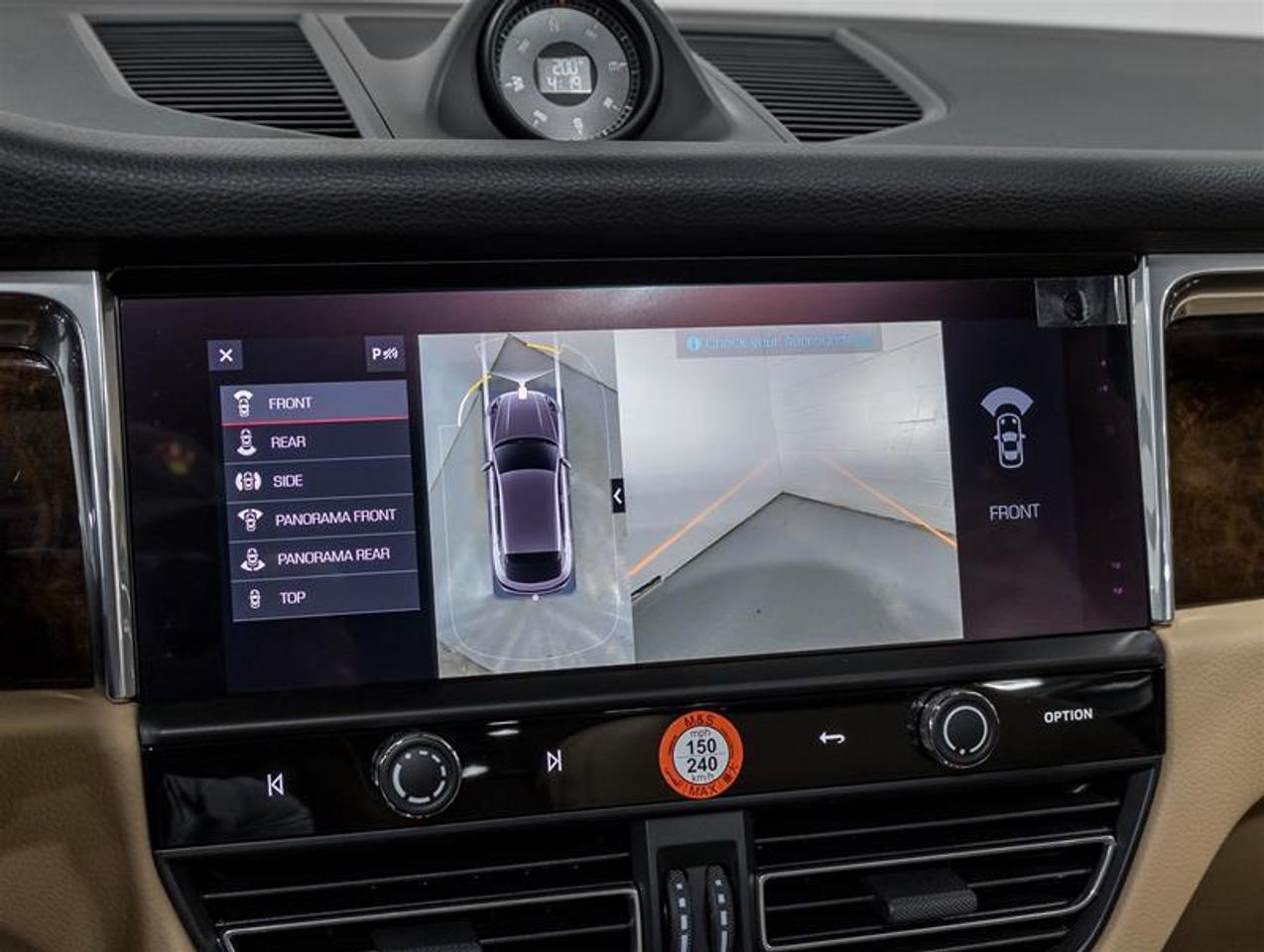 2026 Porsche Macan  Photo