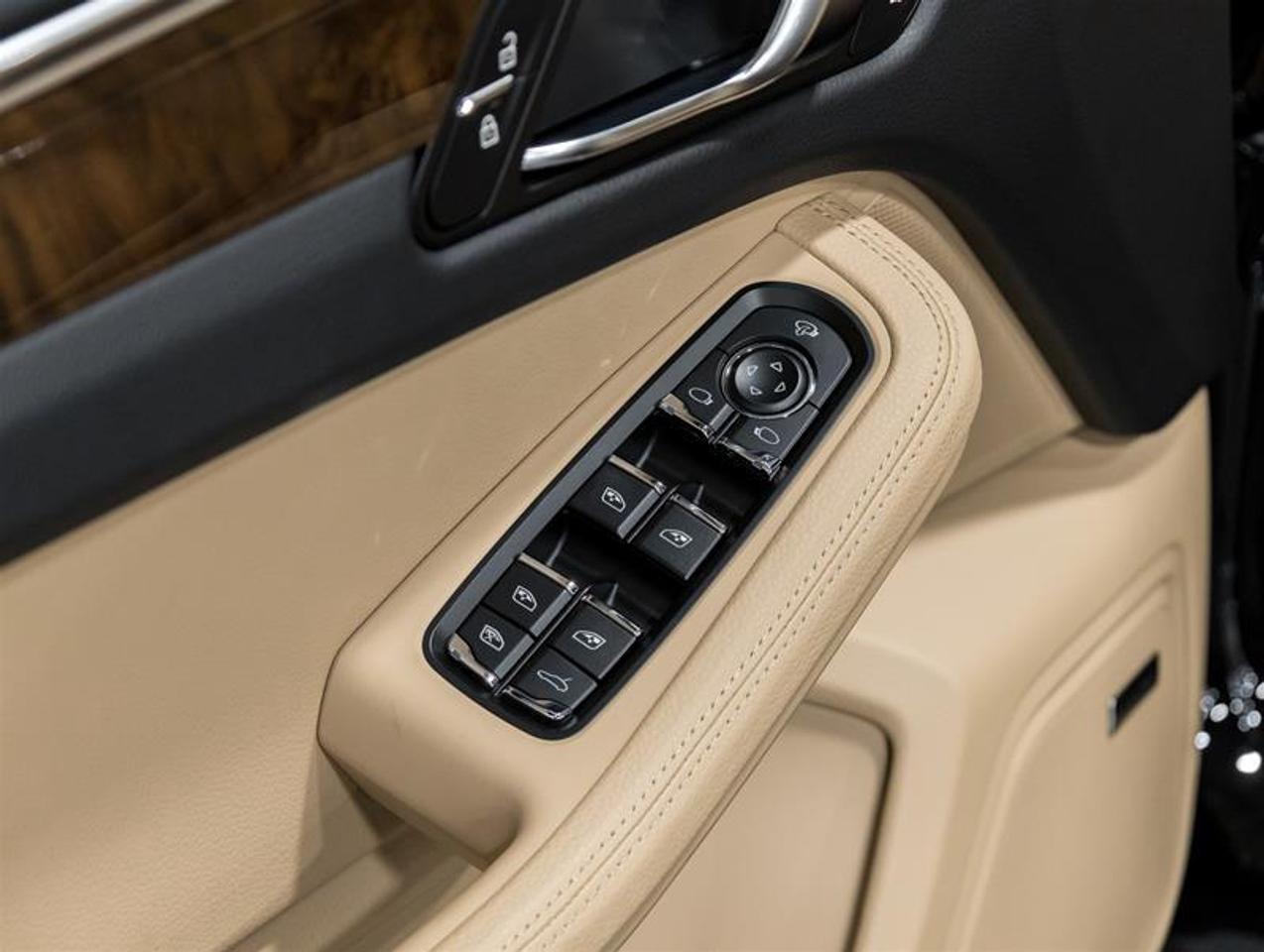 2026 Porsche Macan  Photo