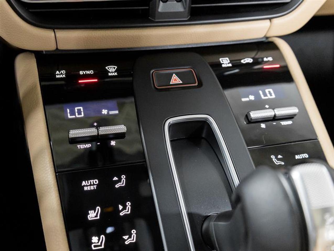 2026 Porsche Macan  Photo