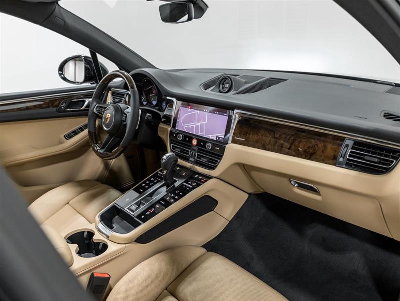 2026 Porsche Macan  Photo