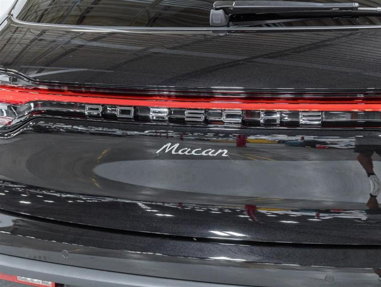 2026 Porsche Macan  Photo