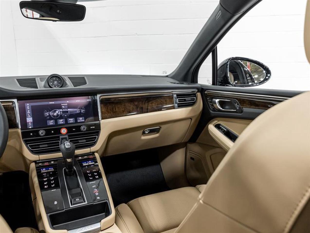 2026 Porsche Macan  Photo