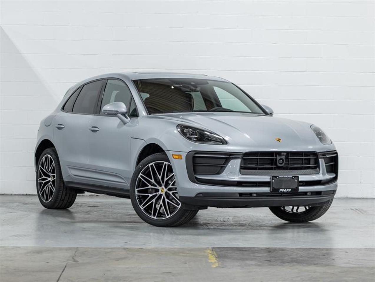 2026 Porsche Macan  Photo2