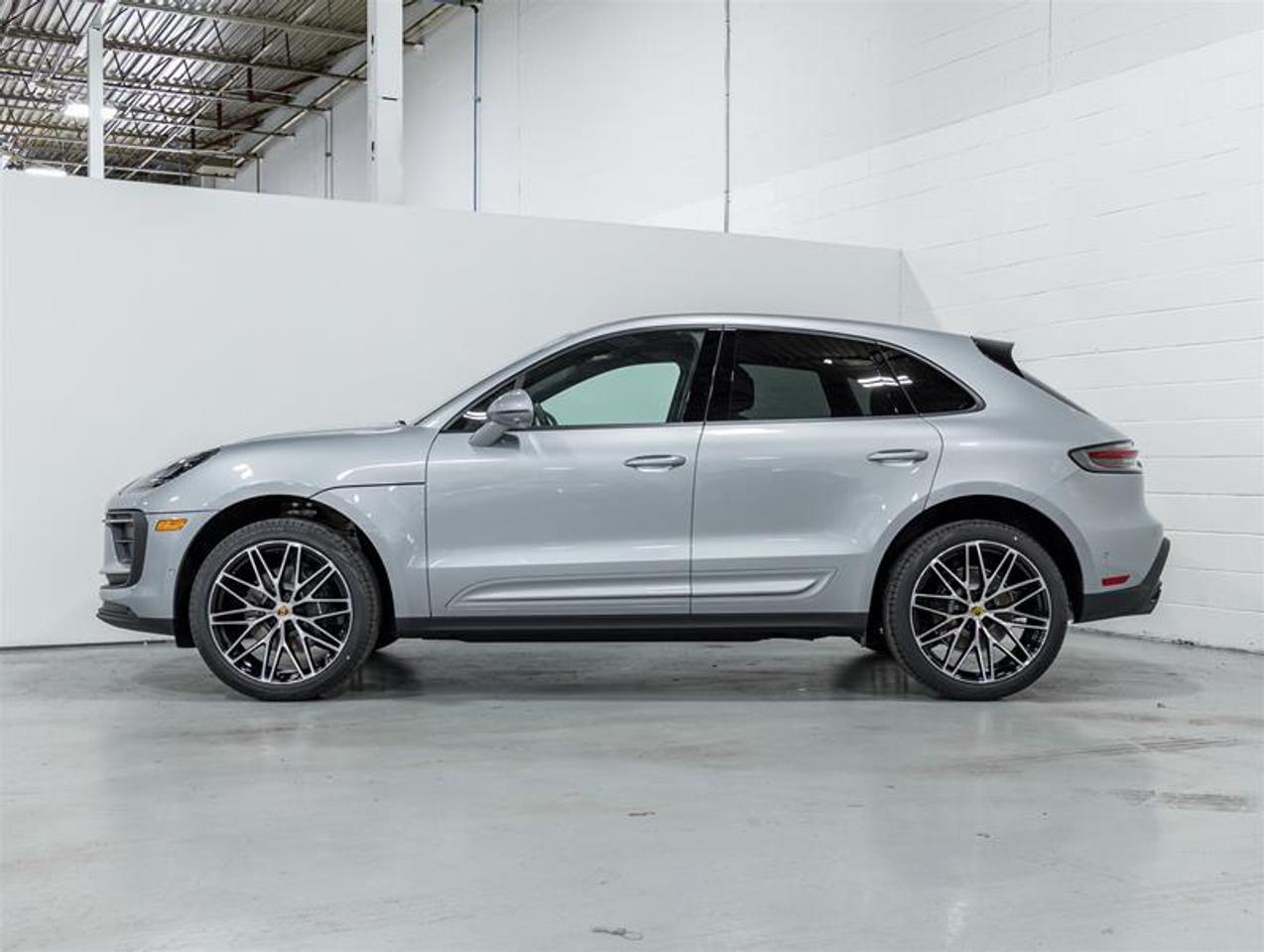 2026 Porsche Macan  Photo3