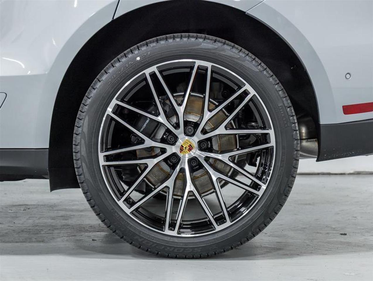 2026 Porsche Macan  Photo