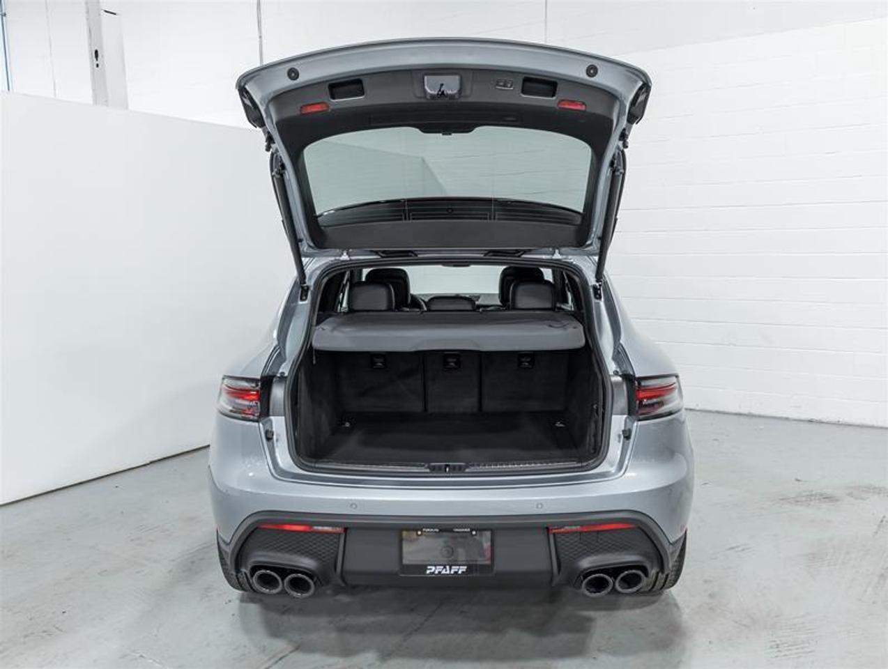 2026 Porsche Macan  Photo