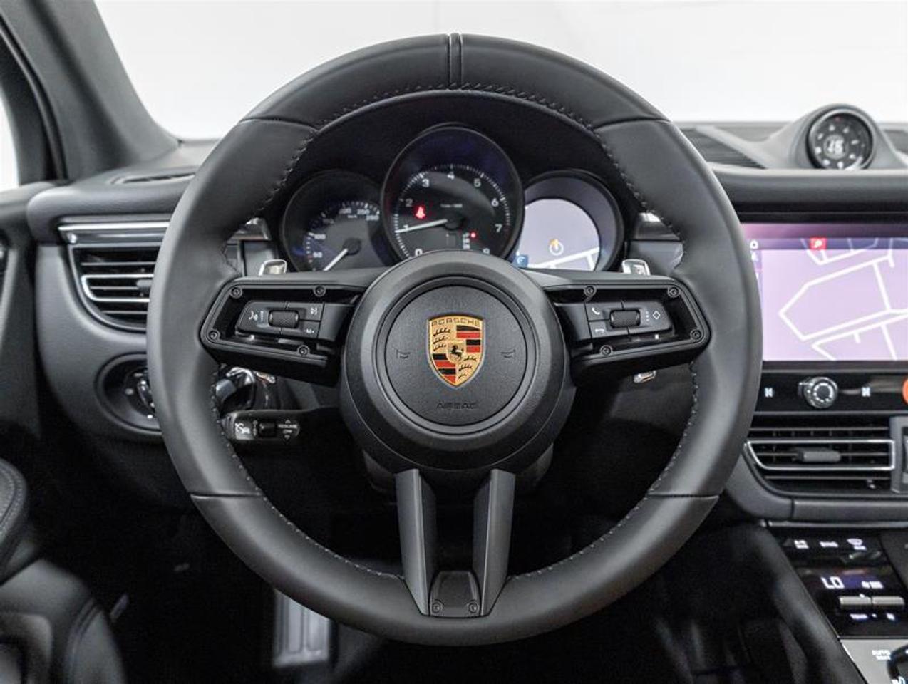 2026 Porsche Macan  Photo