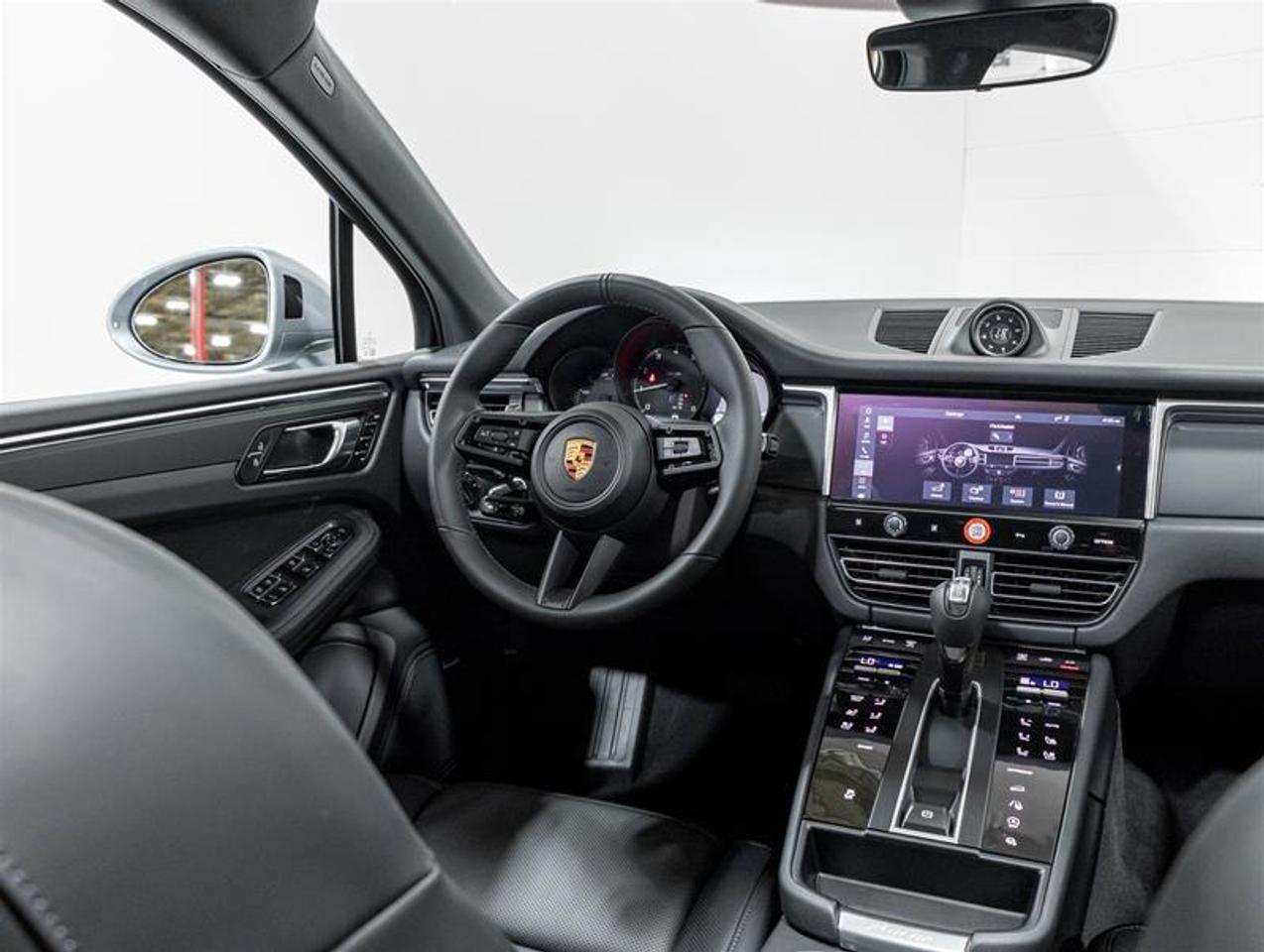 2026 Porsche Macan  Photo