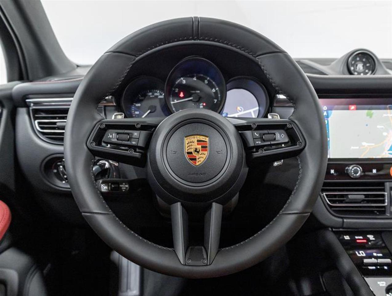 2026 Porsche Macan  Photo