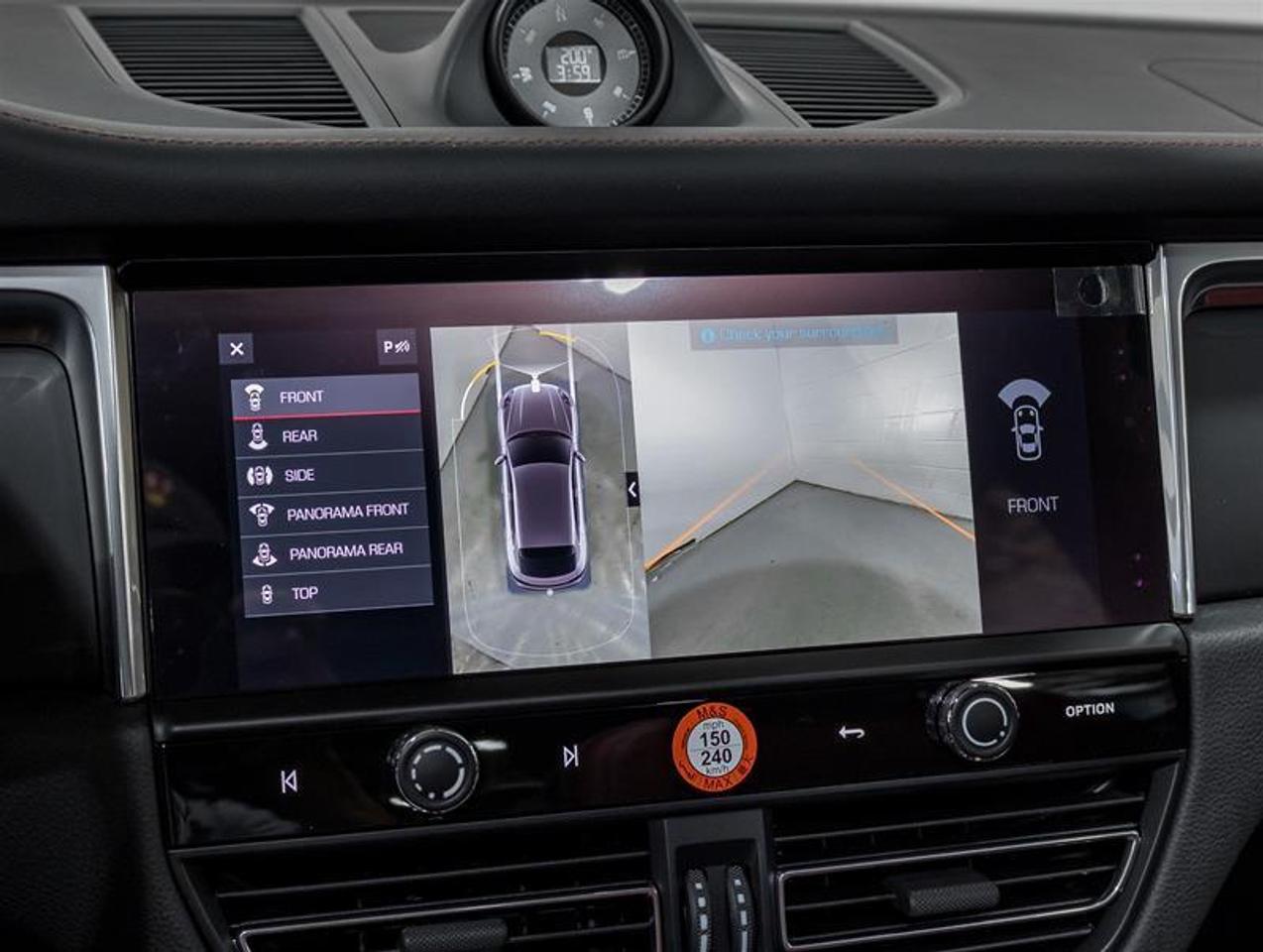 2026 Porsche Macan  Photo