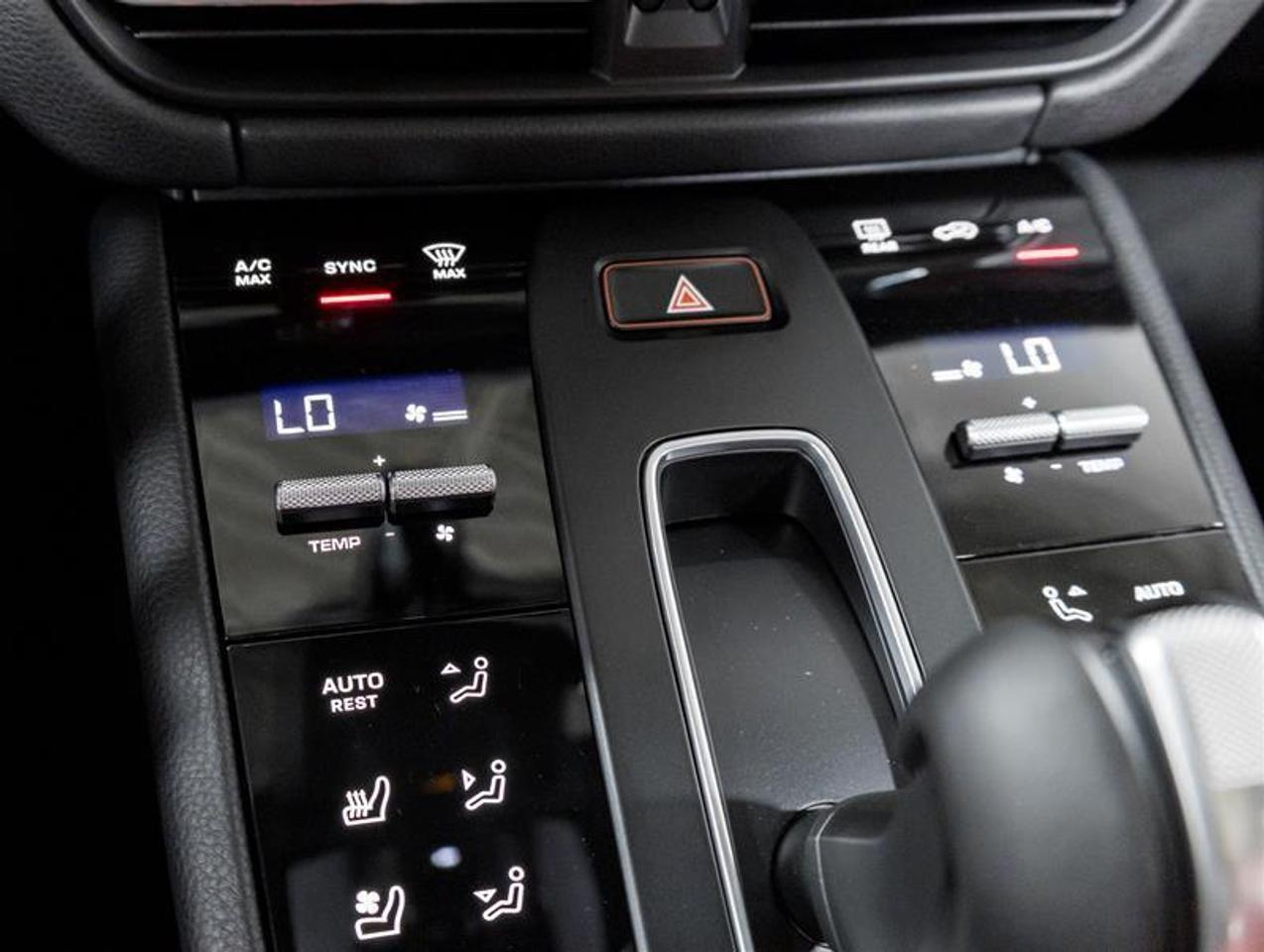 2026 Porsche Macan  Photo