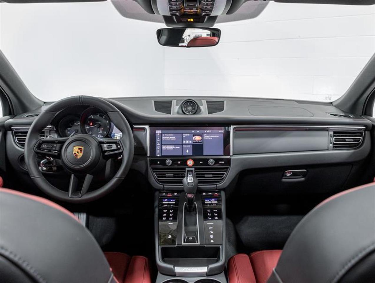 2026 Porsche Macan  Photo