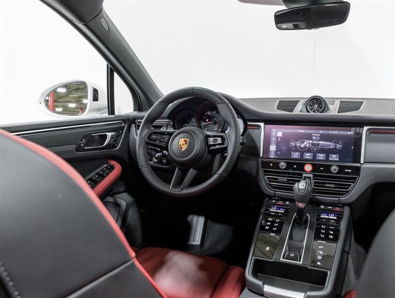 2026 Porsche Macan  Photo