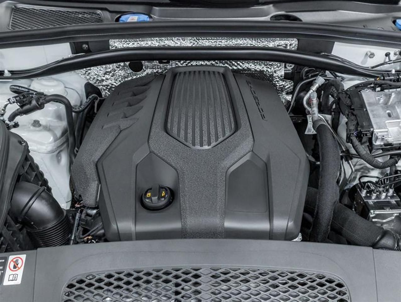 2026 Porsche Macan  Photo