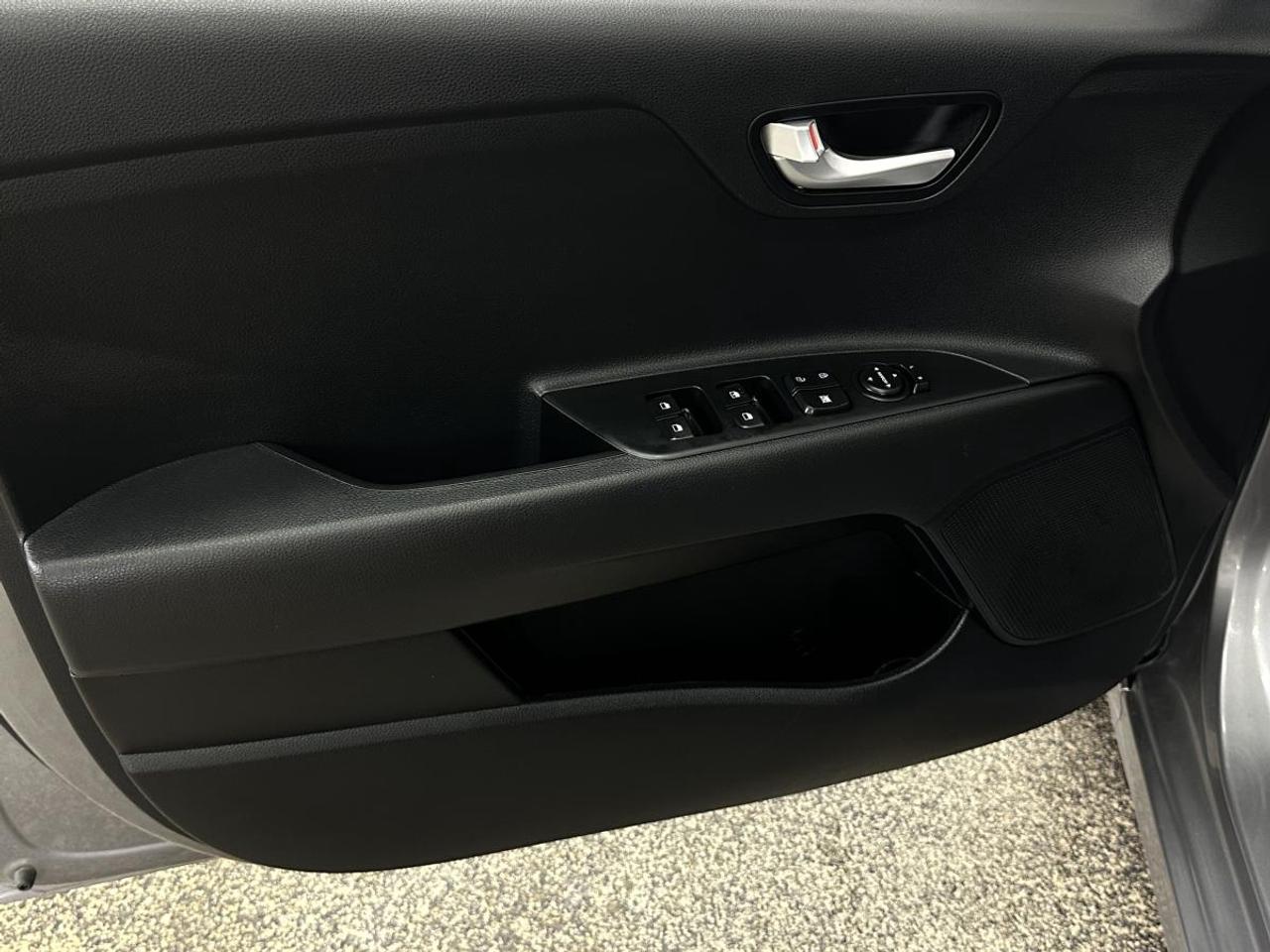 2023 Kia Rio LX Photo