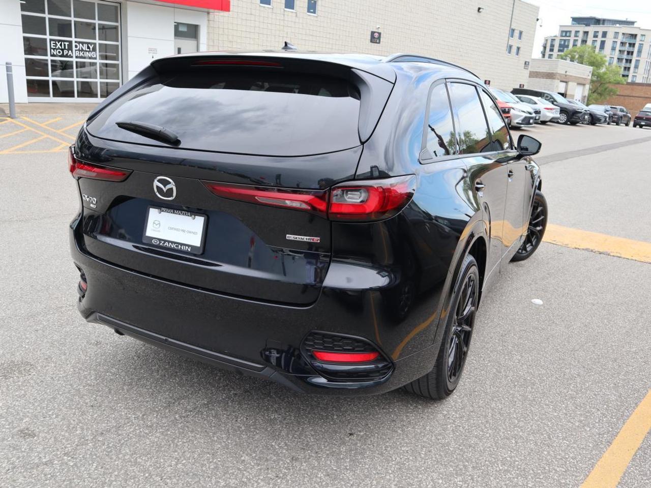 2025 Mazda CX-70 MHEV GT-P AWD/ EXTENDED WARRANTY/ ONLY 19K/ MUST SEE Photo