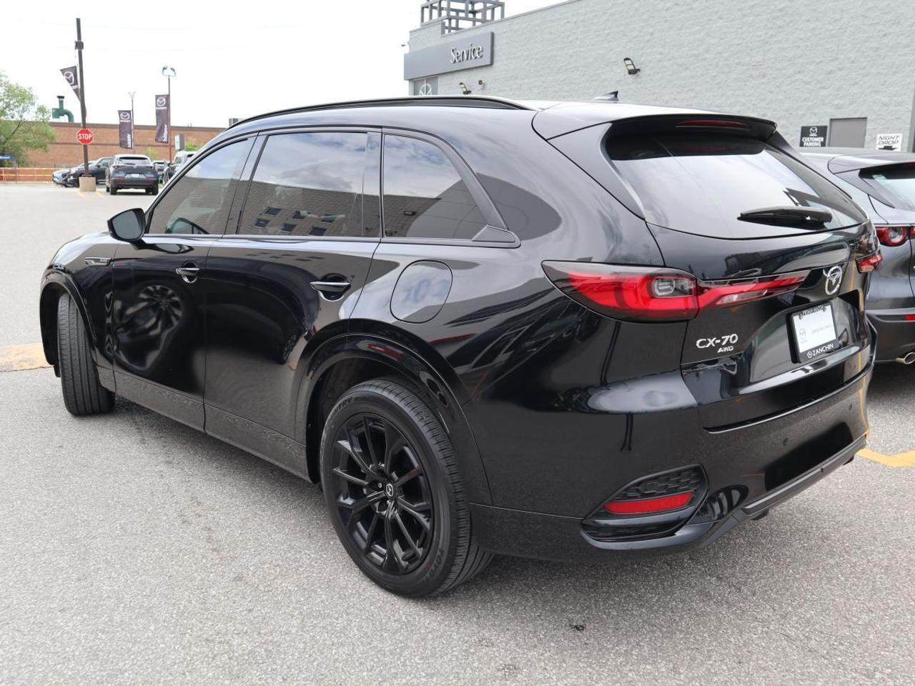 2025 Mazda CX-70 MHEV GT-P AWD/ EXTENDED WARRANTY/ ONLY 19K/ MUST SEE Photo