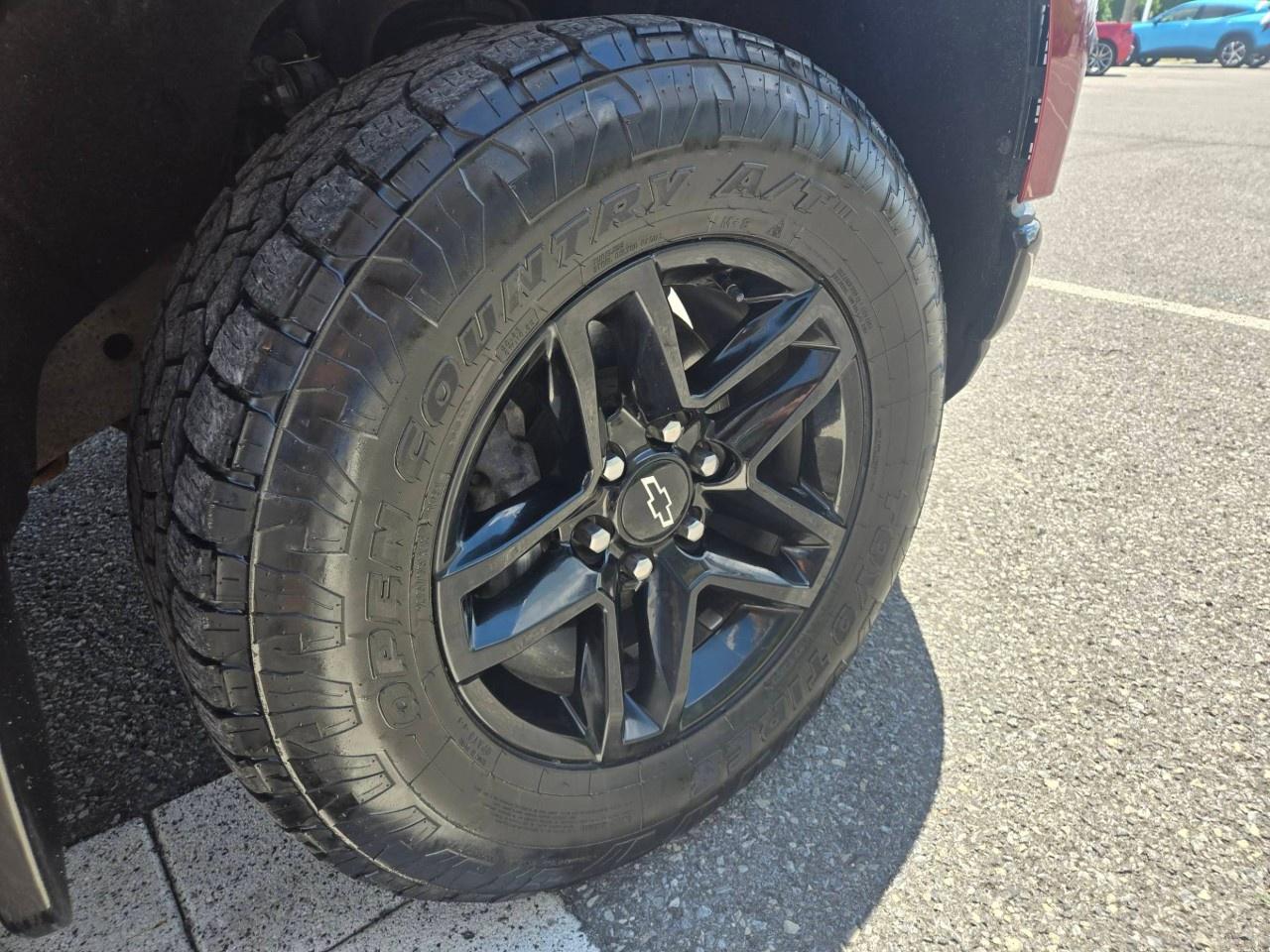 2022 Chevrolet Silverado 1500 LTD Crew Cab Standard Box 4-Wheel Drive Custom Trail Boss Photo