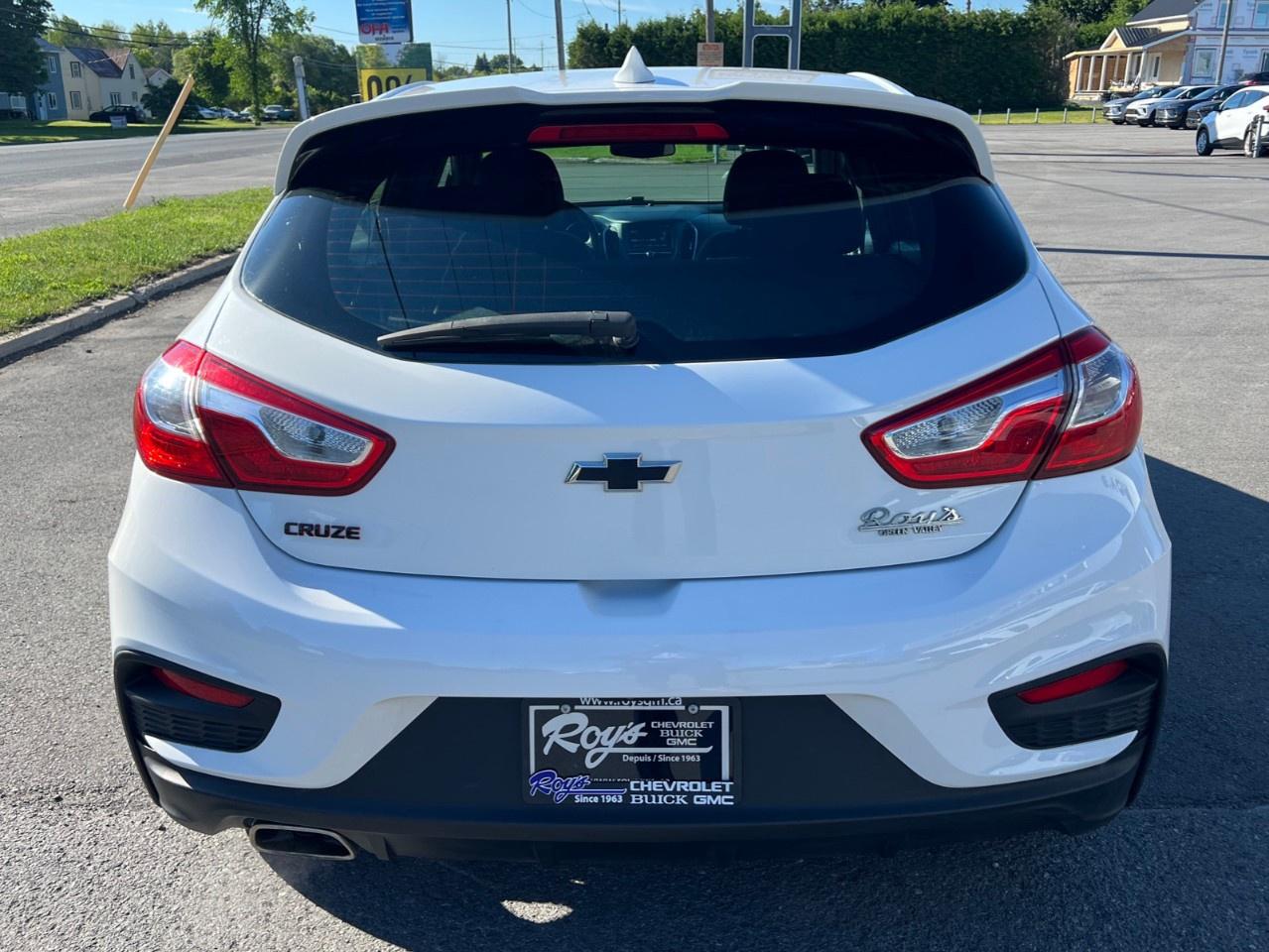 2018 Chevrolet Cruze Hatchback LT (Automatic) Photo
