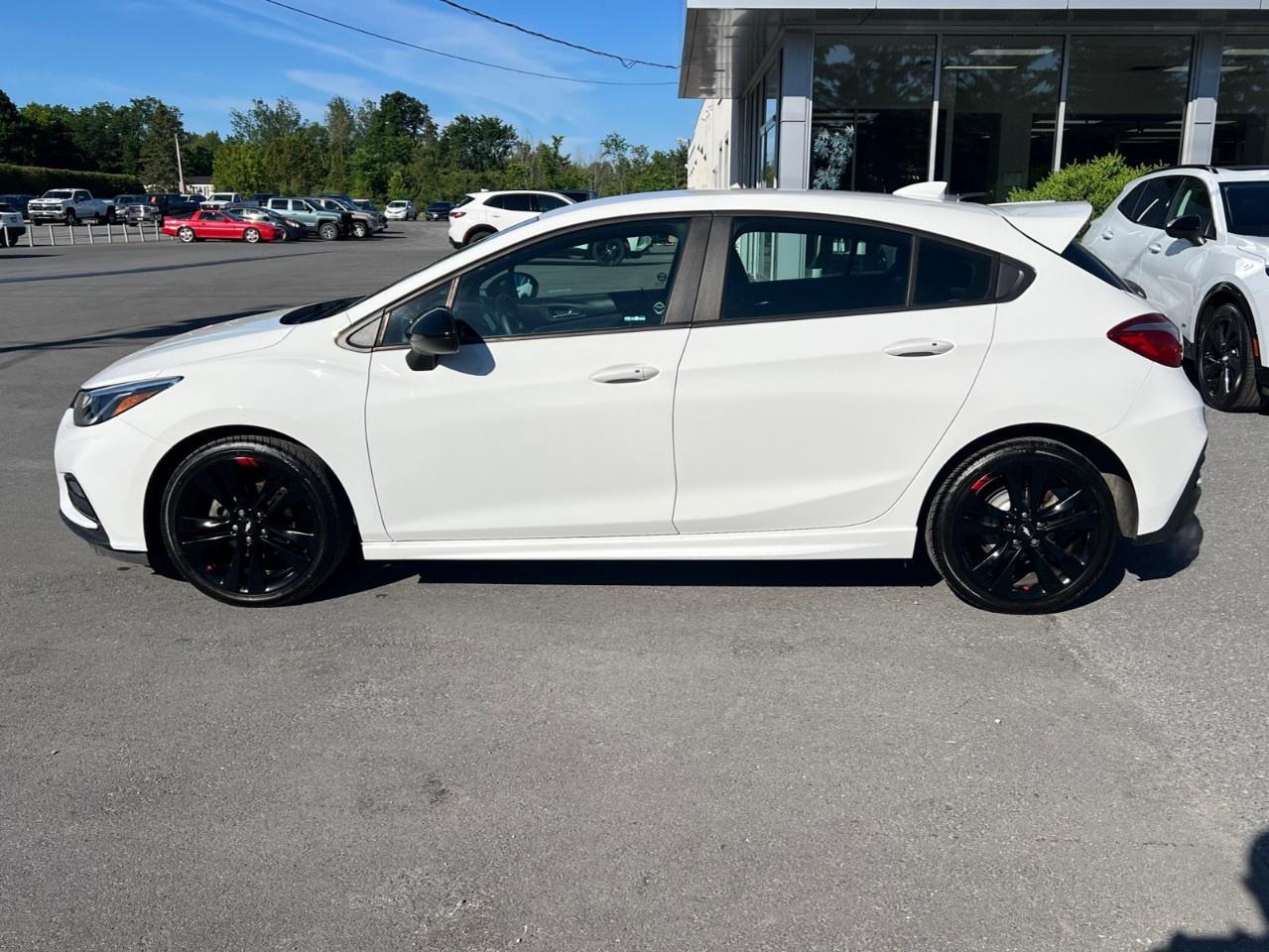 2018 Chevrolet Cruze Hatchback LT (Automatic) Photo