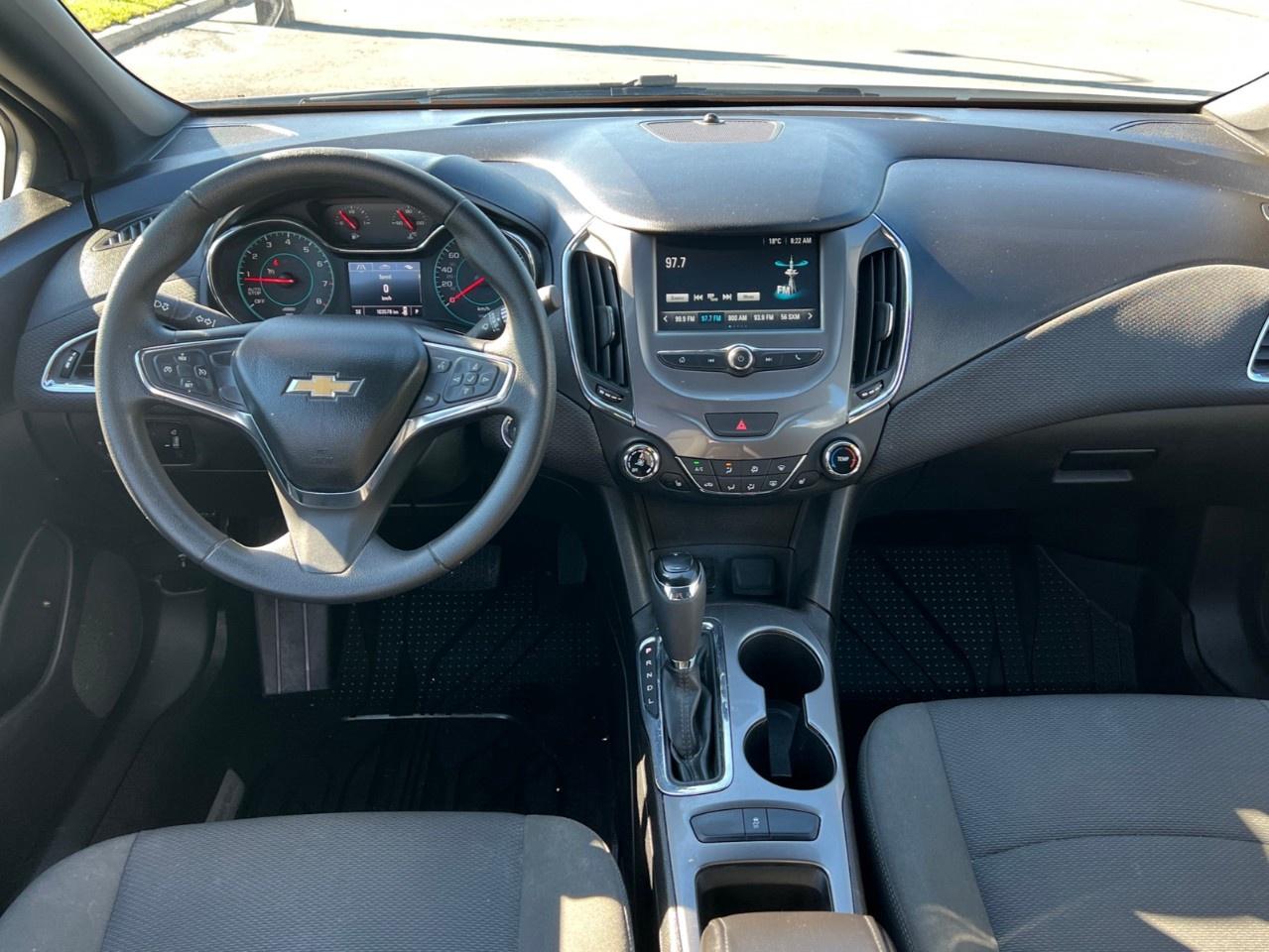2018 Chevrolet Cruze Hatchback LT (Automatic) Photo