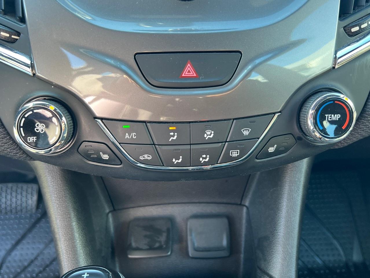 2018 Chevrolet Cruze Hatchback LT (Automatic) Photo