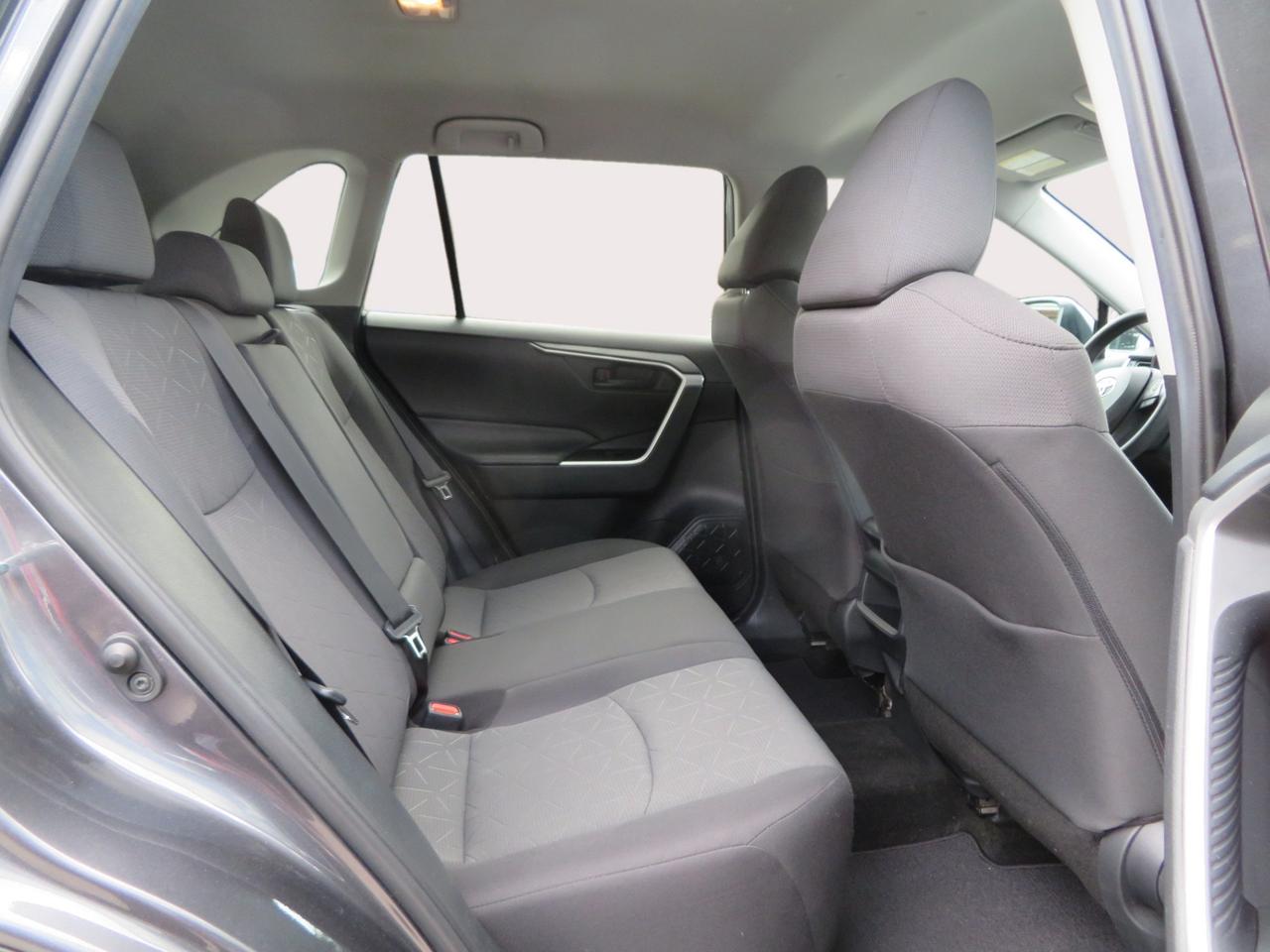 2020 Toyota RAV4 LE AWD Photo