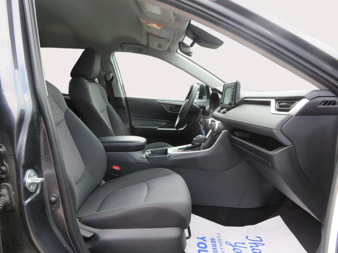 2020 Toyota RAV4 LE AWD Photo