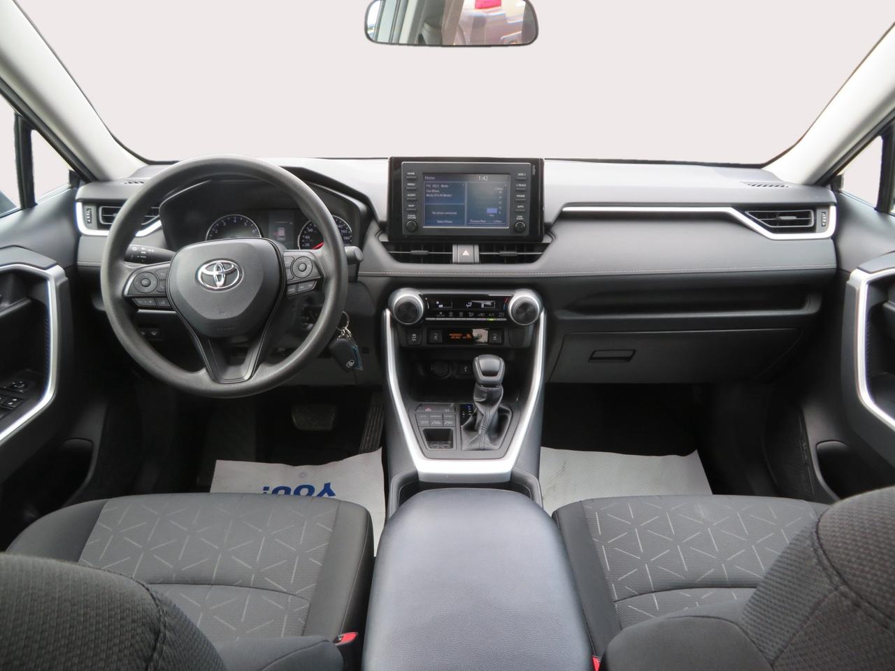 2020 Toyota RAV4 LE AWD Photo