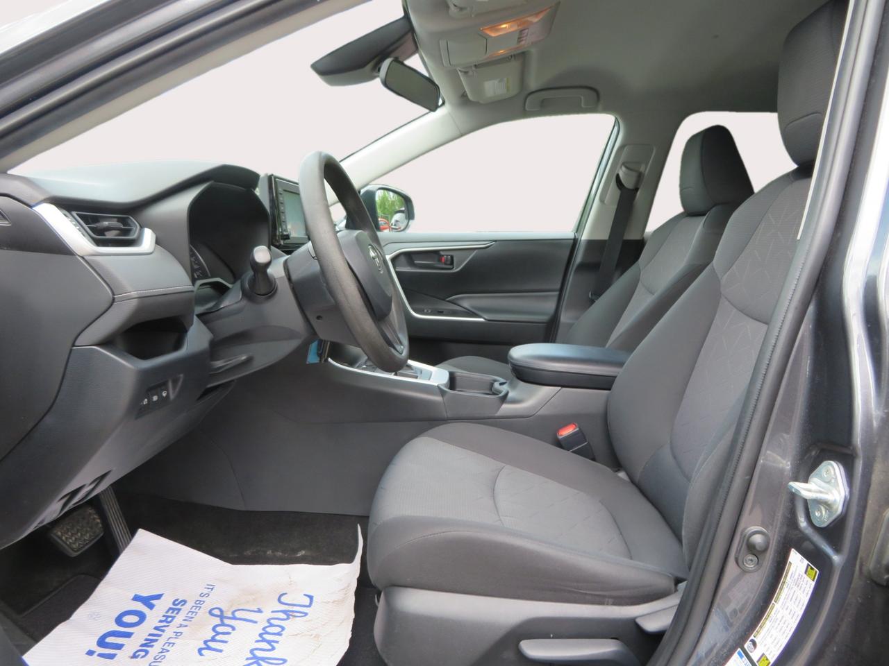 2020 Toyota RAV4 LE AWD Photo
