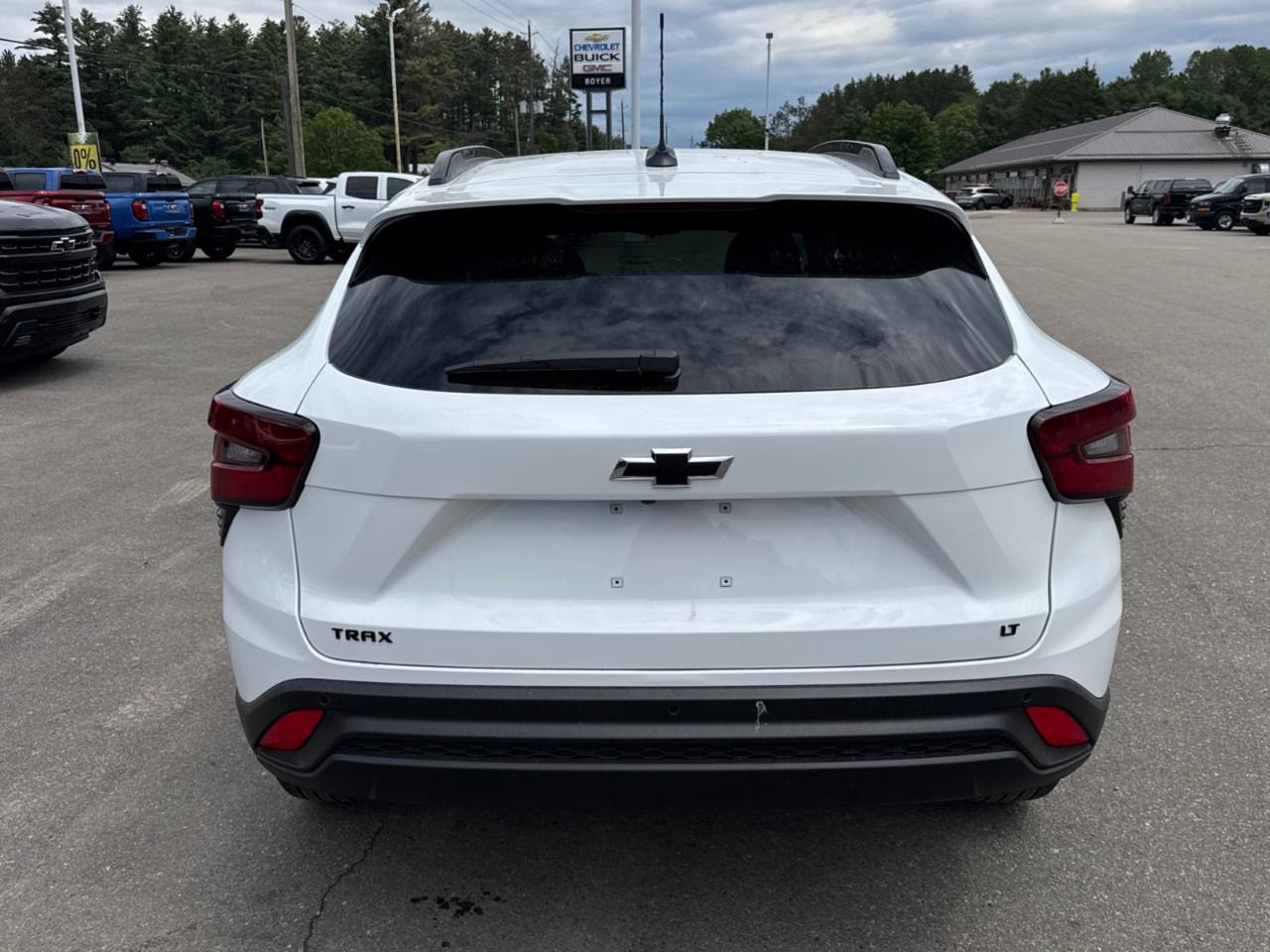 2026 Chevrolet Trax Fwd 4dr Lt Photo