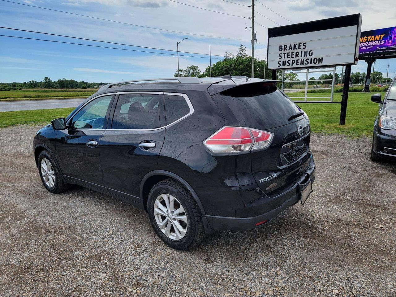 2014 Nissan Rogue SV Photo