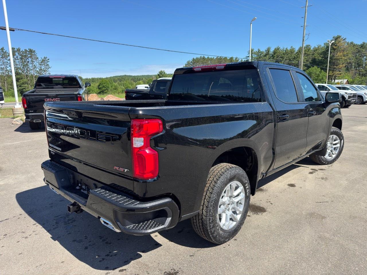 2026 Chevrolet Silverado 1500 Crew Cab Short Box 4-Wheel Drive RST Photo4