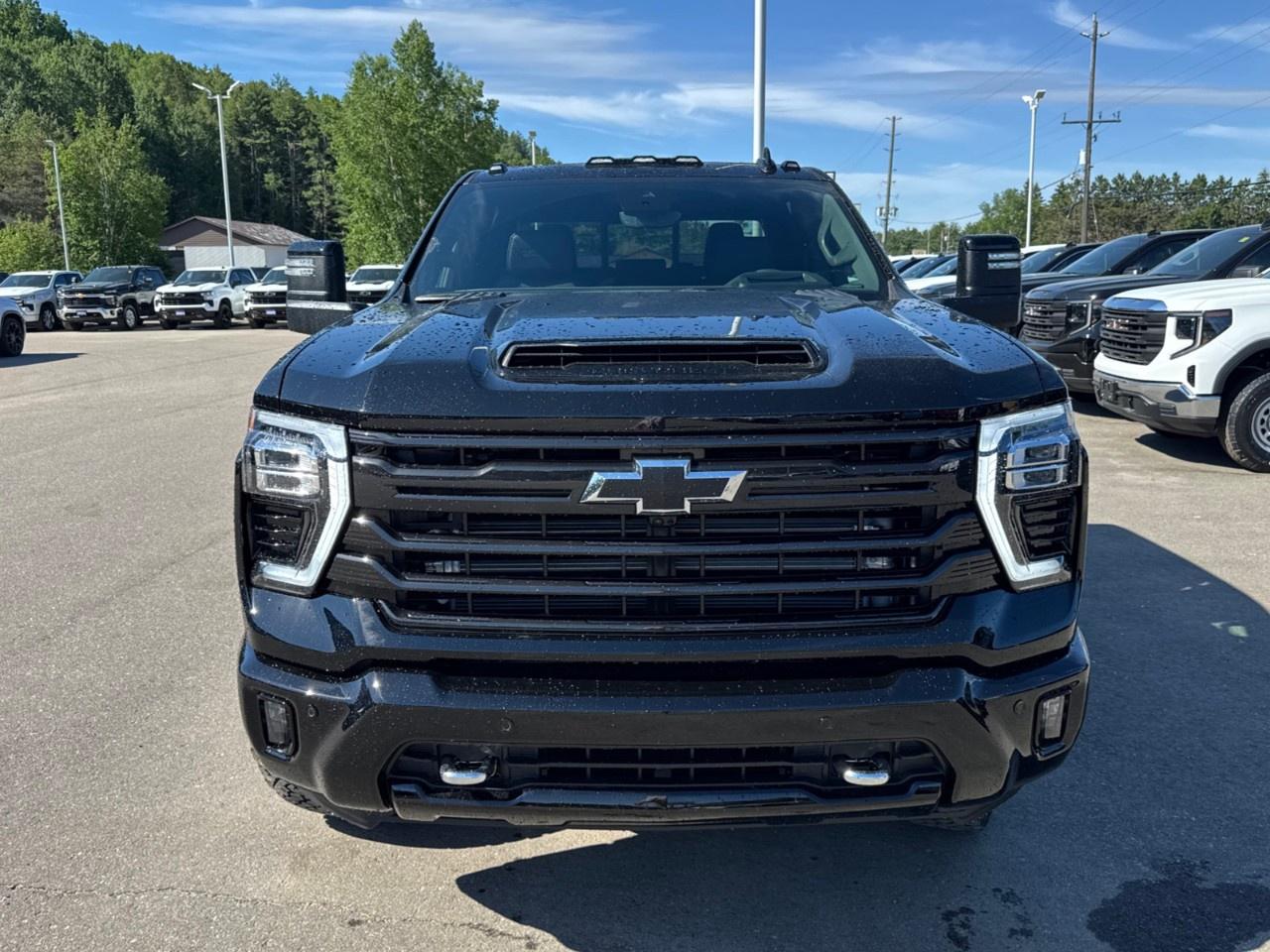 2026 Chevrolet Silverado 3500HD 4WD Crew Cab Standard Box High Country Photo