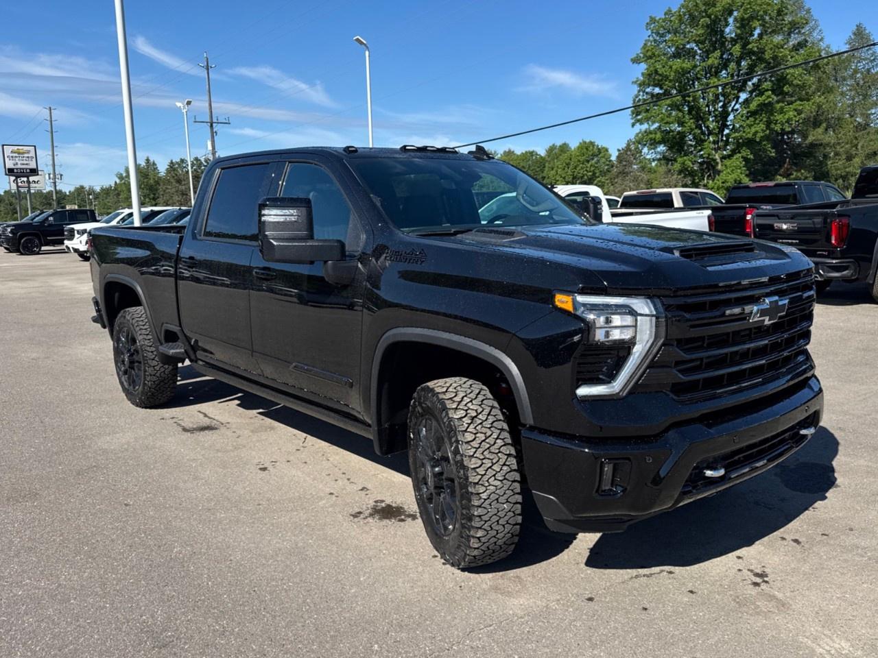 2026 Chevrolet Silverado 3500HD 4WD Crew Cab Standard Box High Country Photo