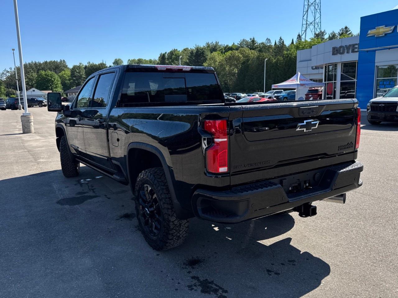 2026 Chevrolet Silverado 3500HD 4WD Crew Cab Standard Box High Country Photo